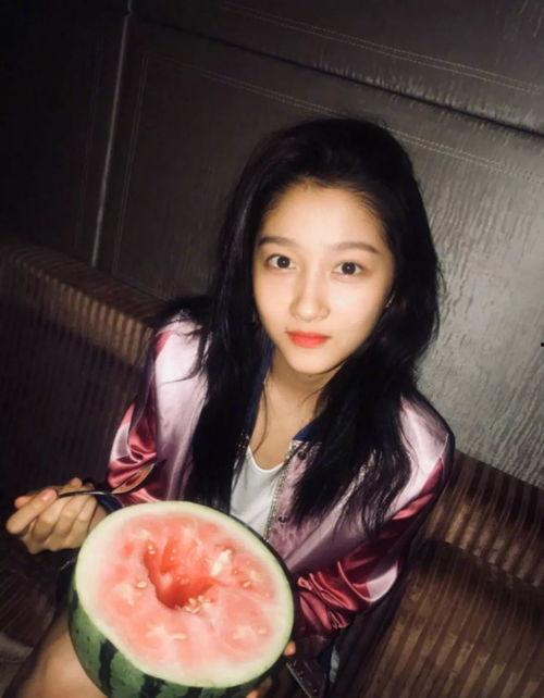 深夜娱乐吃瓜,揭秘娱乐圈最新吃瓜大事件 第2张 深夜娱乐吃瓜,揭秘娱乐圈最新吃瓜大事件 第2张